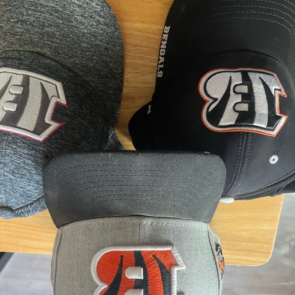 Cincinnati bengals hat lot(3).good used condition .